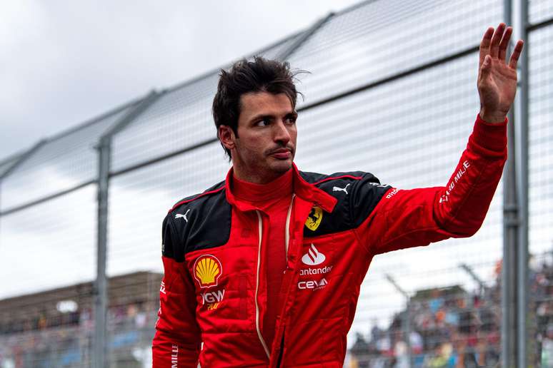 Carlos Sainz quer mudança mais extensa no projeto da Ferrari