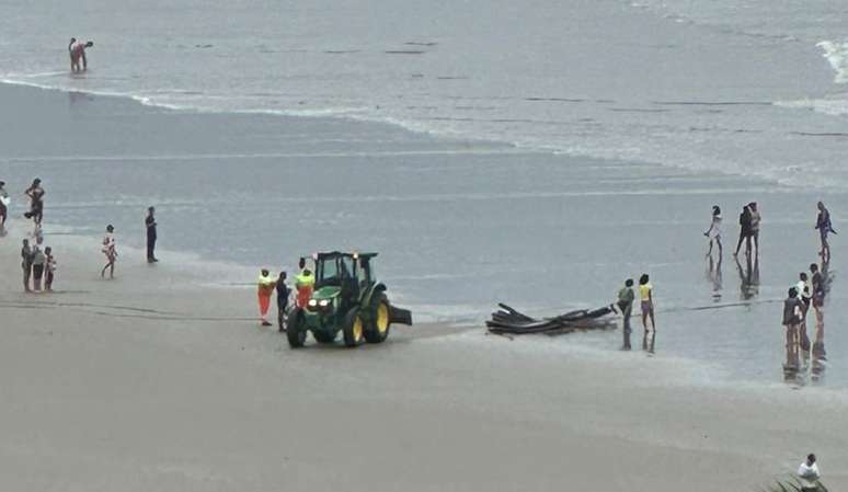 Destroços de embarcação foram encontrados em Bertioga, SP