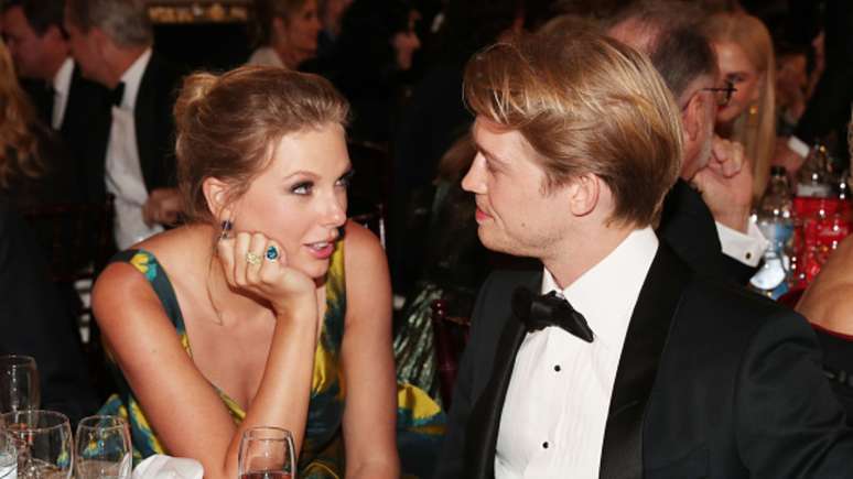 Taylor Swift e Joe Alwyn terminam relacionamento de seis anos - eis os detalhes!