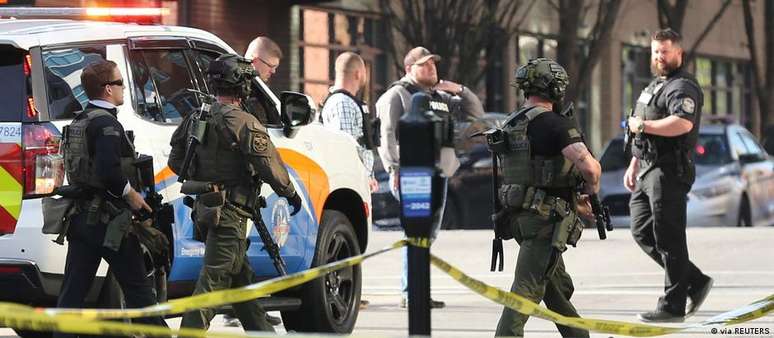 Polícia dos EUA prende atirador que matou ao menos três pessoas em