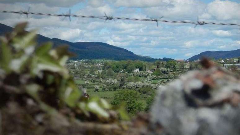 A fronteira entre a Irlanda do Norte e a República da Irlanda se estende por cerca de 500 quilômetros