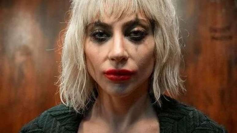 Lady Gaga Beija Mulher Em Novo Vídeo Nos Bastidores De 'Joker: Folie à ...