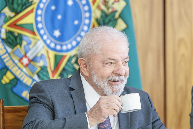 Lula em café com jornalistas em Brasília