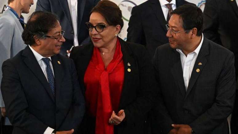 Os presidentes da Colômbia, Gustavo Petro, Xiomara Castro, de Honduras, e Luis Arce, da Bolívia