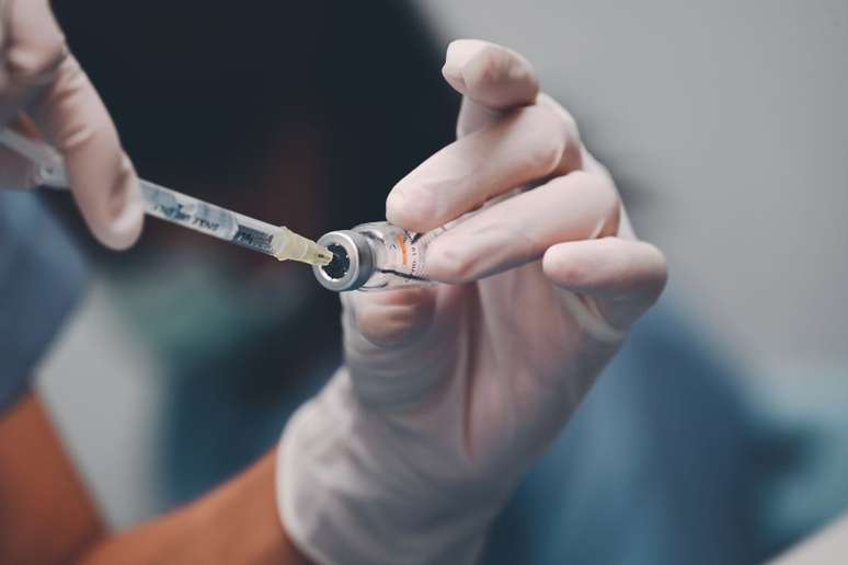 Health alert for flu vaccination in priority groups
