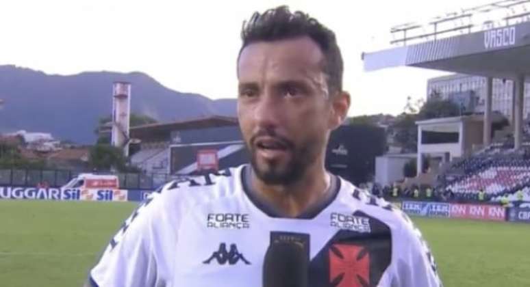 Momento emocionante em que Nenê prometeu permanecer no Vasco para 2022 (Reprodução / TV Globo)