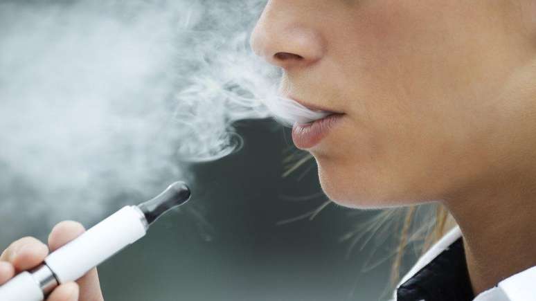 One million smokers will receive free e-cigarette kit