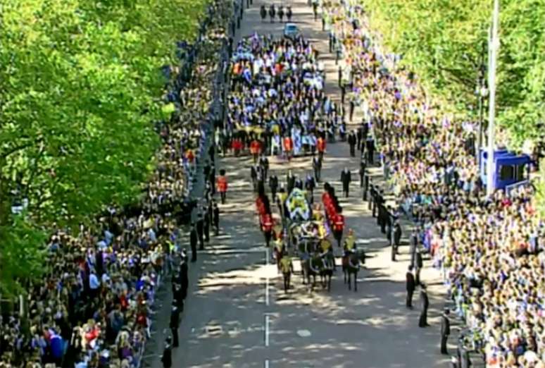 Em 3º lugar, a maior audiência foi do funeral da Princesa Diana, mulher do Príncipe Charles (hoje Rei Charles III). Foi visto por 2,5 milhões de pessoas.