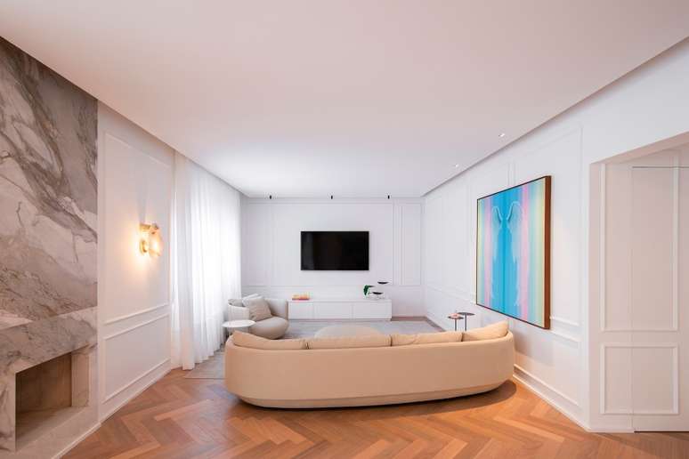 Apartamento mescla ar parisiense, minimalismo e estilo nova-iorquino