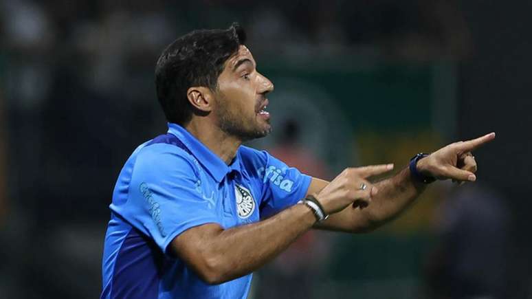 Abel Ferreira nega interesse do Palmeiras em jogador do São Paulo: 