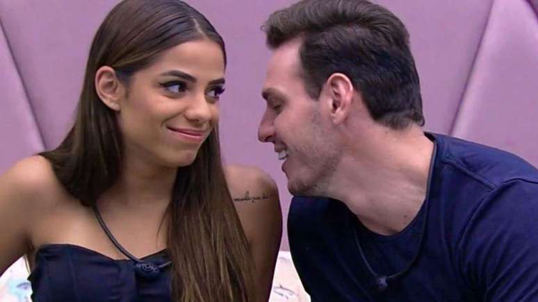 Sensitiva predicts relationship between Key Alves and Gustavo: ‘Energy from people around’