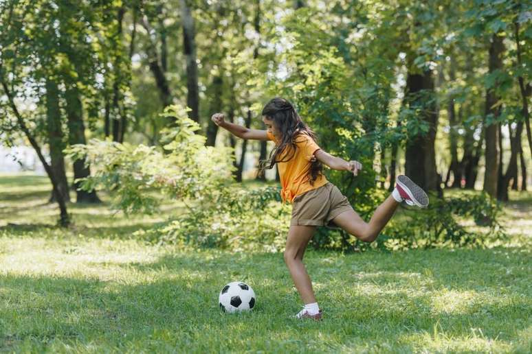 Quais os benefícios do futebol para o desenvolvimento infantil?