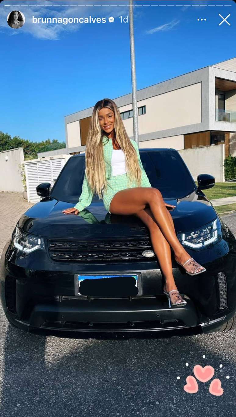 Bruna Gonçalves ganha carro de Ludmilla de presente por passar em prova de direção