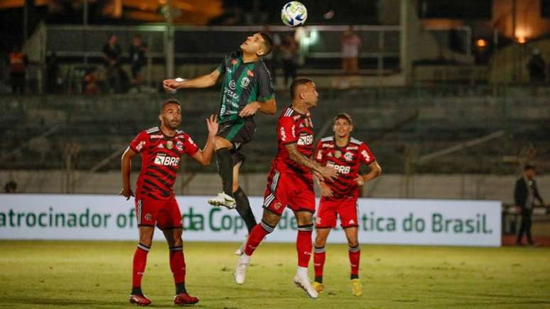 O JOGO MAIS MALUCO DO ANO, Flamengo 8 x 2 Maringá