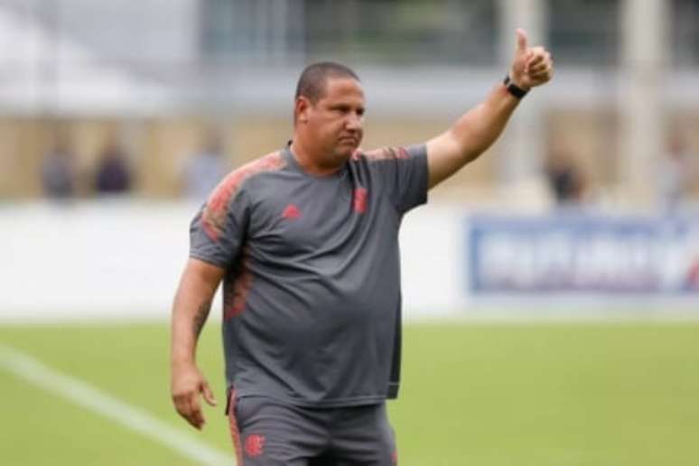 Mario Jorge durante treino do Rubro-Negro (Foto: Divulgação/Flamengo)