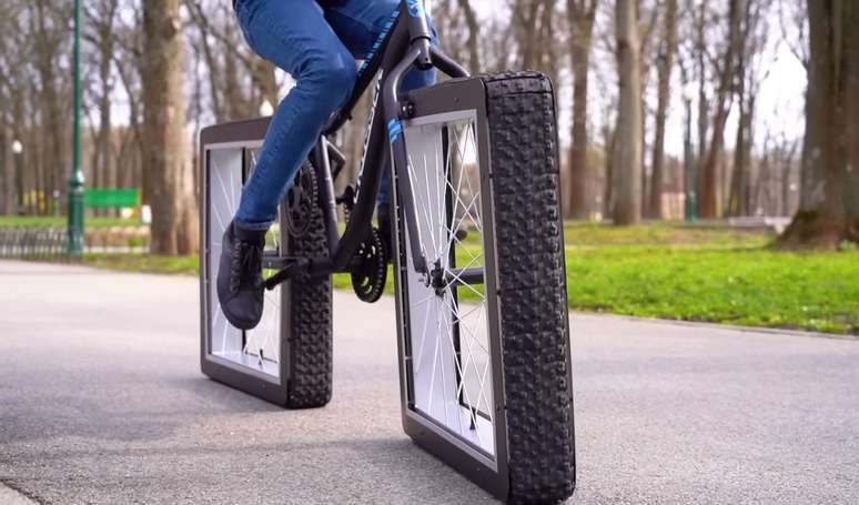 Square wheel bicycle is a hit on the internet