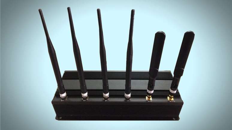 How does a cell phone signal jammer work?