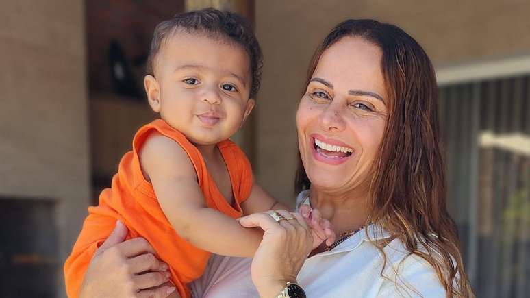 Viviane Araujo e o filho Joaquim. Reprodução/Instagram