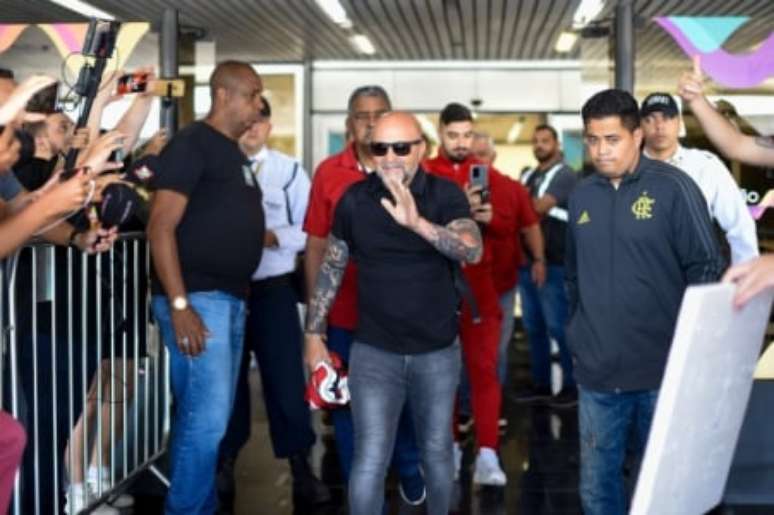 Jorge Sampaoli na chegada ao Rio de Janeiro (Foto: Marcelo Cortes / Flamengo)