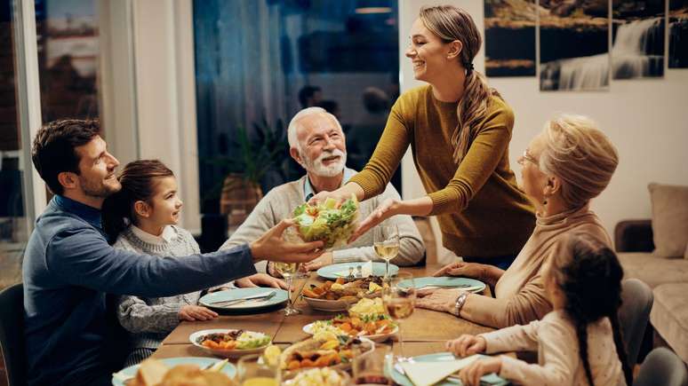 O almoço de domingo é uma dos momentos mais especiais da semana para muitas famílias - Shutterstock