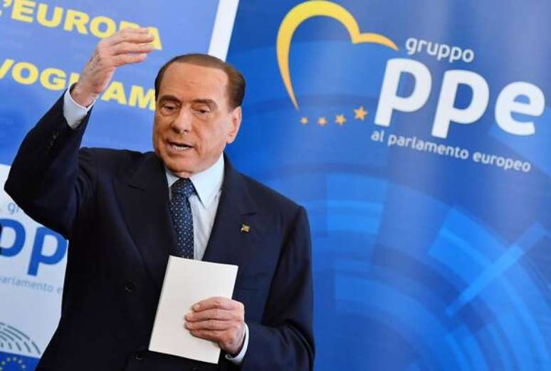 Silvio Berlusconi está internado desde 5 de abril