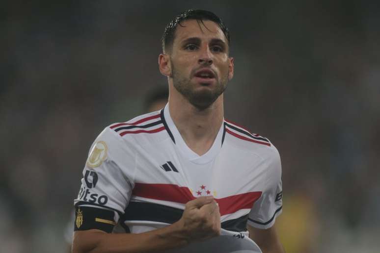 Carelli &eacute; esperan&ccedil;a de gols do S&atilde;o Paulo para encerrar seca em casa