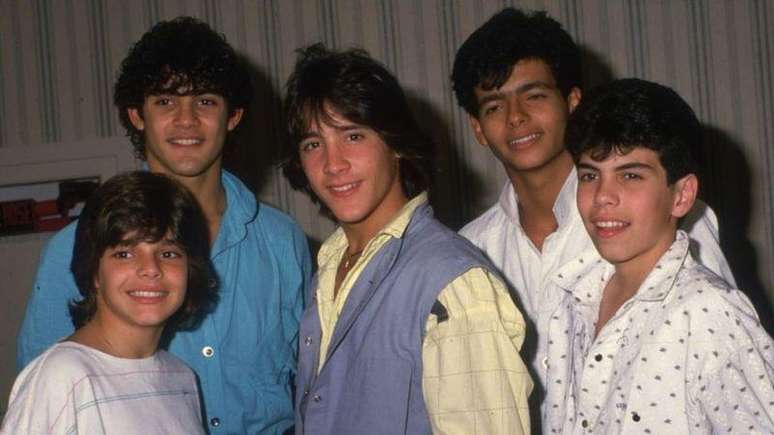 O grupo Menudo em 1985, com Ricky Martin, Charlie Rivera, Roy Rosselló, Robby Rosa e Ray Acevedo