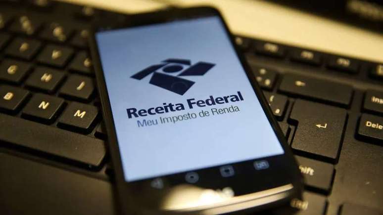 É possível fazer o preenchimento e entrega da declaração no App Meu Imposto de Renda. (Imagem: Marcello Casal Jr/Agência Brasil)