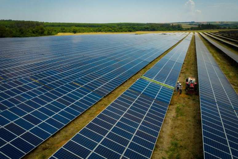 Solatio Energia vai investir R$ 8,5 bilhões em uma fazenda solar com 3,5 mil hectares de painéis solares.