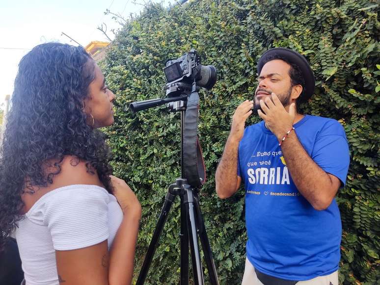 Candido, na gravação do clipe Sorria, em Salvador. Pandemia provocou a criação de música e clipe