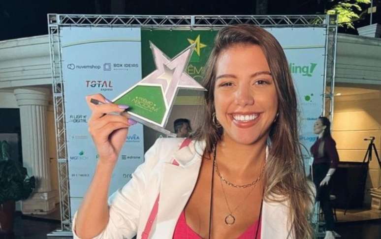 Neste ano, Isabela ganhei o 2° lugar no Prêmio Empreendedor do Ano da Associação Brasileira de Comércio Eletrônico e também tem recebido convites para palestrar sobre sua experiência com a Good Vibres