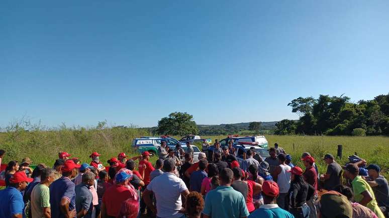  Cerca de 118 famílias reocuparam uma fazenda em Guaratinga, no sul da Bahia