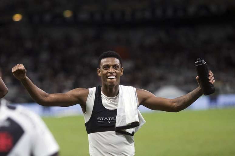 Robson regains confidence, takes advantage of the opportunity and can establish himself as owner of Vasco