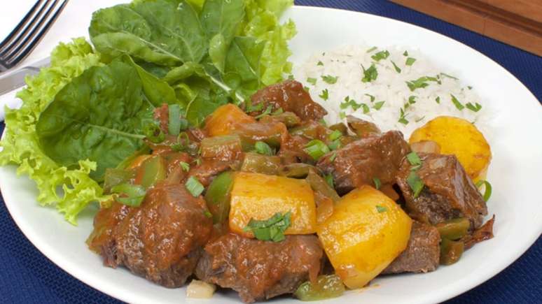 Carne de panela com mandioquinha