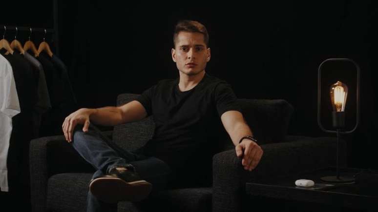 O CEO da Minimal Club, Jos&eacute; Bento Meirelles, em v&iacute;deo da marca (Cr&eacute;dito: reprodu&ccedil;&atilde;o)