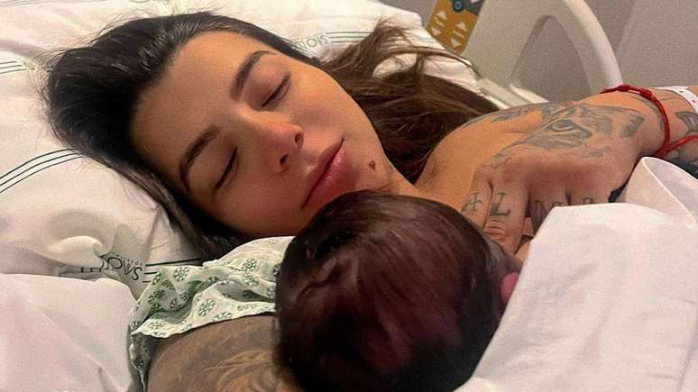Five days after giving birth, Petra Mattar reveals a difficult moment of motherhood