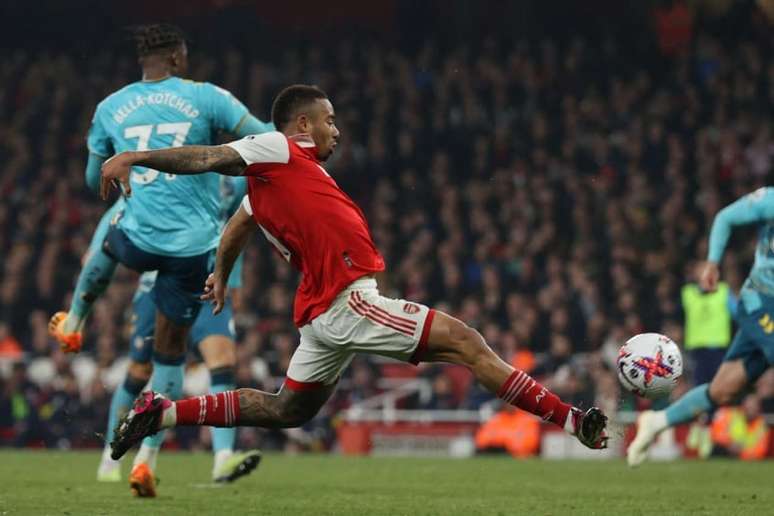 Gabriel Jesus lamenta empate do Arsenal, mas mantém otimismo na briga pelo  título inglês
