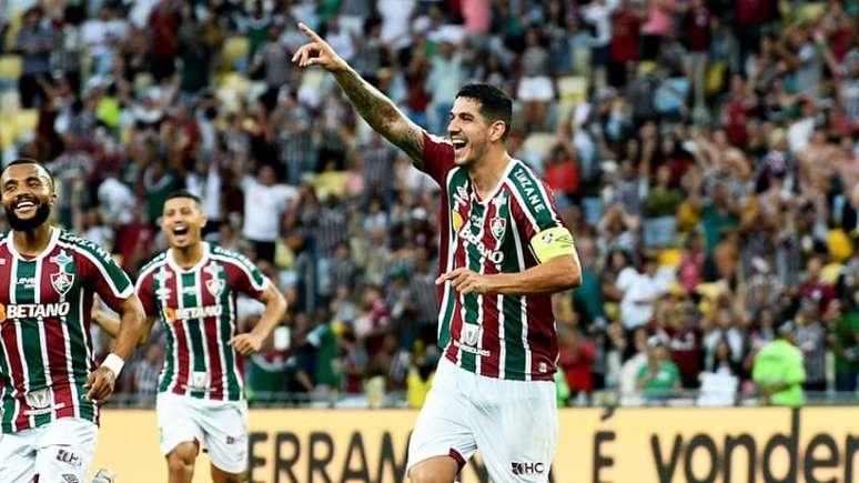 Nino concede entrevista após vitória do Fluminense (FOTO: MAILSON SANTANA/FLUMINENSE FC)