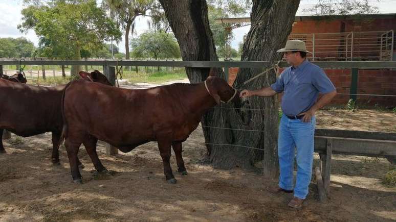 Egon Neufeld é um empresário menonita que trabalha na região do Gran Chaco