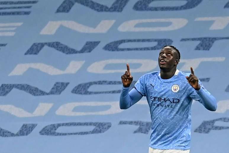 Benjamin Mendy, jogador do Manchester City, não entra em campo desde agosto de 2021(Foto: MICHAEL REGAN / POOL / AFP)