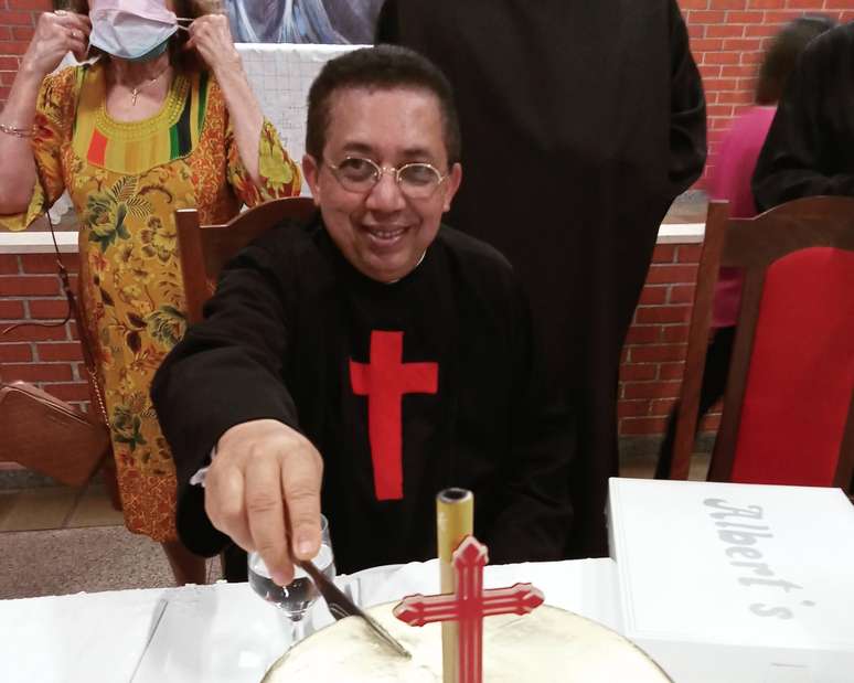 O padre José Maria durante celebração de seu aniversário, no ano passado