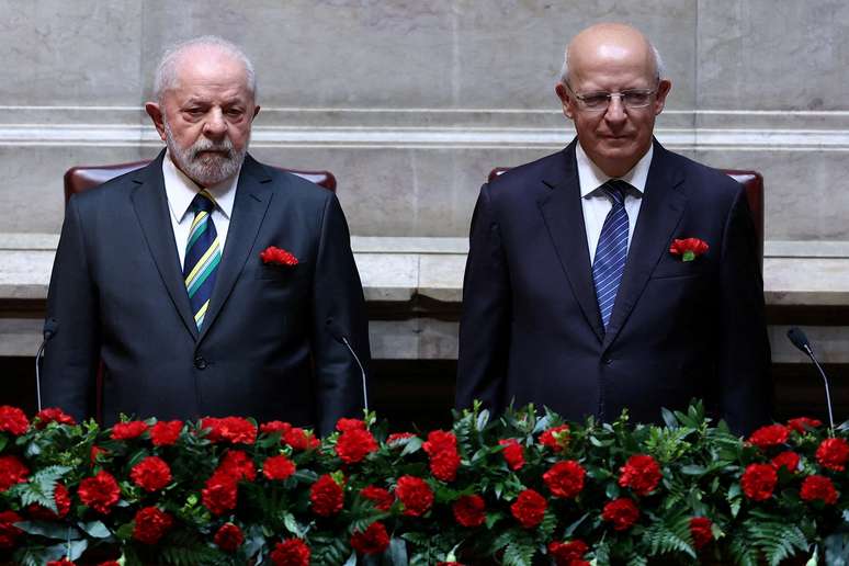 Luiz Inacio Lula da Silva e Augusto Santos Silva durante cerimônia no Parlamento português