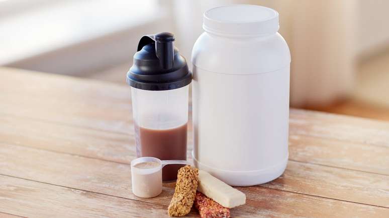 Whey protein e creatina - Shutterstock