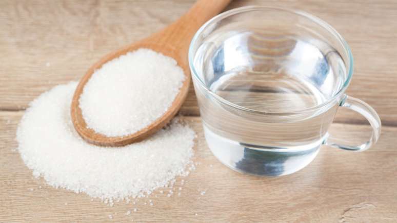Sugar syrup for drinks: easy recipe with only 2 ingredients