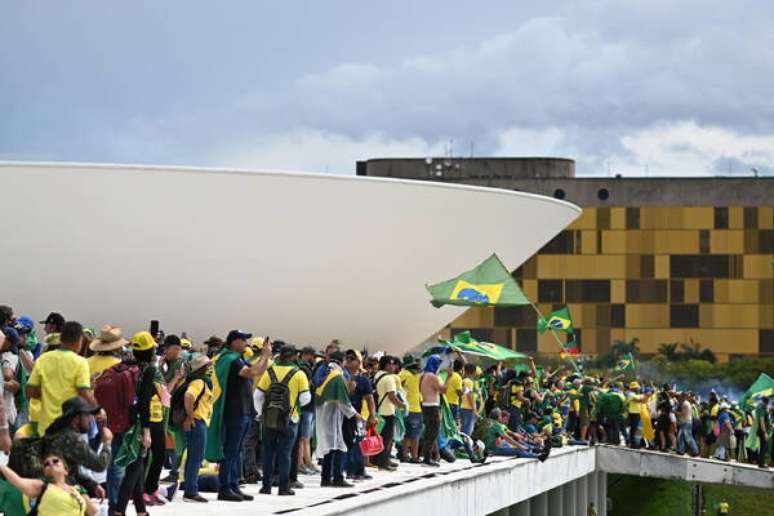 Bolsonaristas invadiram STF, Congresso e Palácio do Planalto em 8 de janeiro