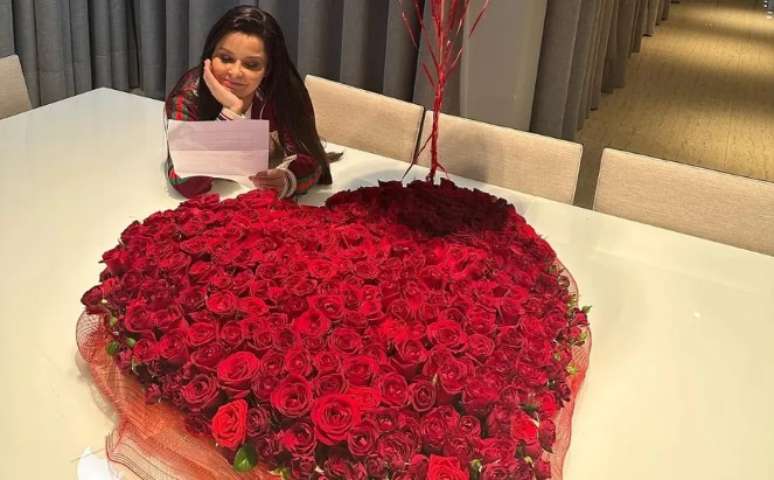 Maraisa wins a giant gift from a mystery deal