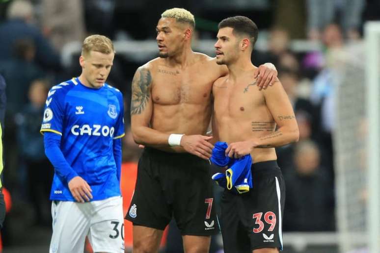 Que queda! Custou muitos milhões ao Everton e agora vai jogar no