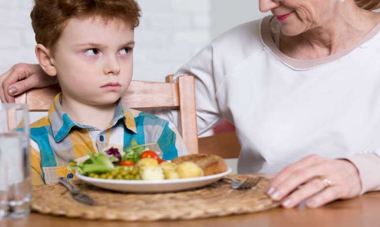 Seletividade alimentar pode estar associada a autismo e outros transtornos -