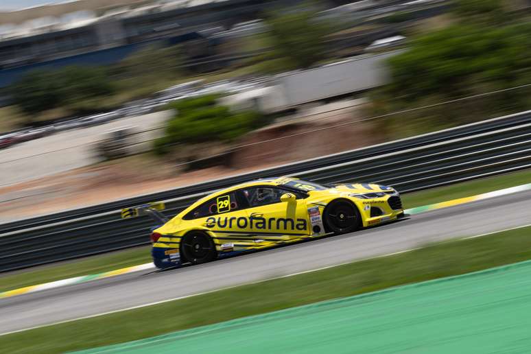 Daniel Serra in action at Interlagos. For him, the tires were Daniel Serra in action at Interlagos. For him, the tires were
