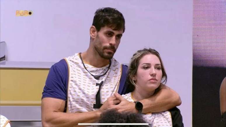 Amanda e Cara de Sapato se tornaram muito próximos no BBB 23 (Foto: Reprodução/TV Globo)